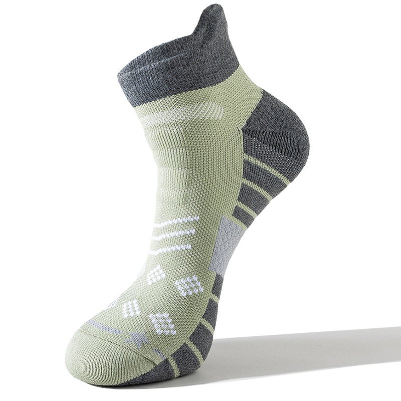 Adult Non-Slip Quick-Drying Sports Short Tube Nylon Socks